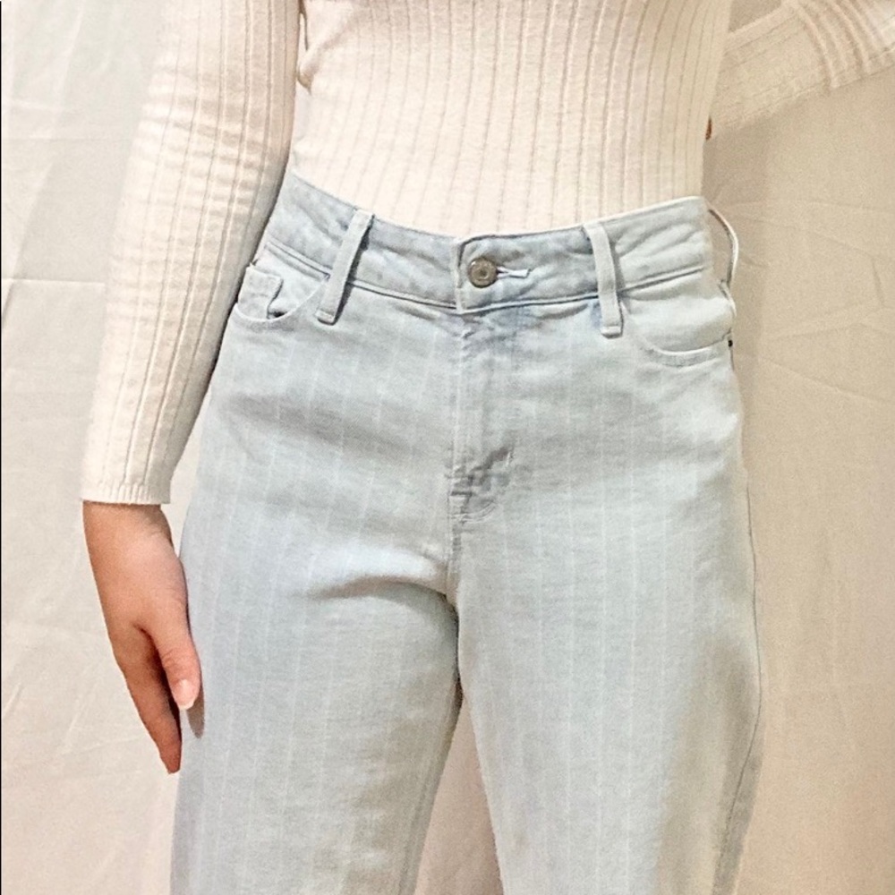 ✨Light Blue SLIM WIDE LEG Jeans & white stripes✨